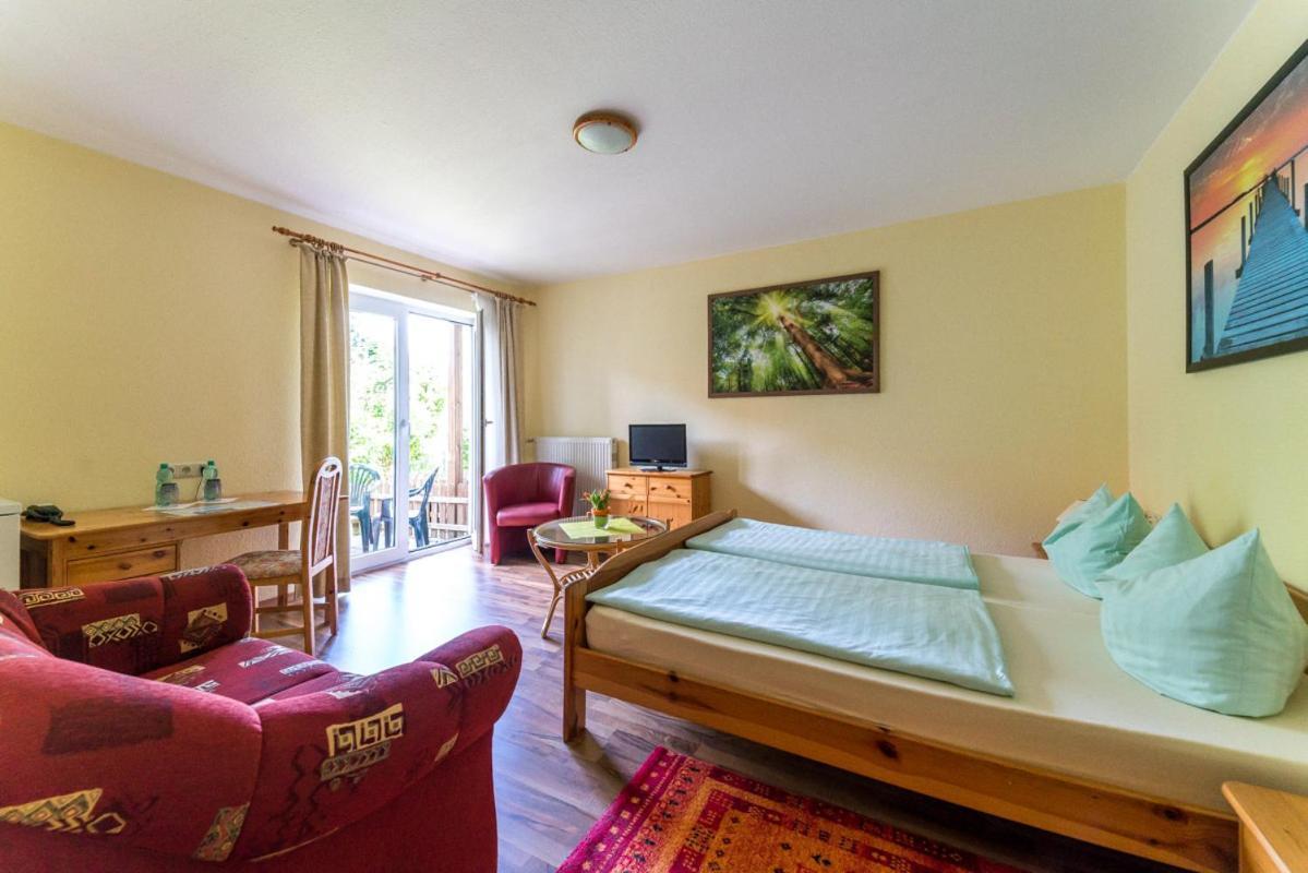 Hotel-Pension Lindenhof Tarnewitz Extérieur photo